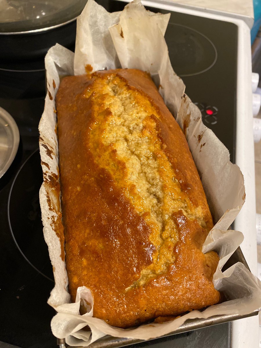 А я что, я ничто. Я просто пирожки пеку.