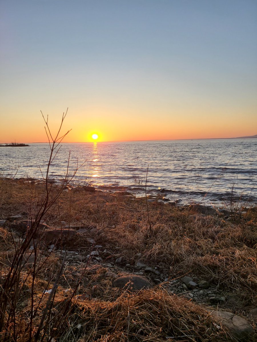 MTLWINEGUY's tweet photo. Some things can't be improved by the imagination. #NoFilter @ParksCanada #CapStJacques #Sunsets https://t.co/OcEYB0KjZg