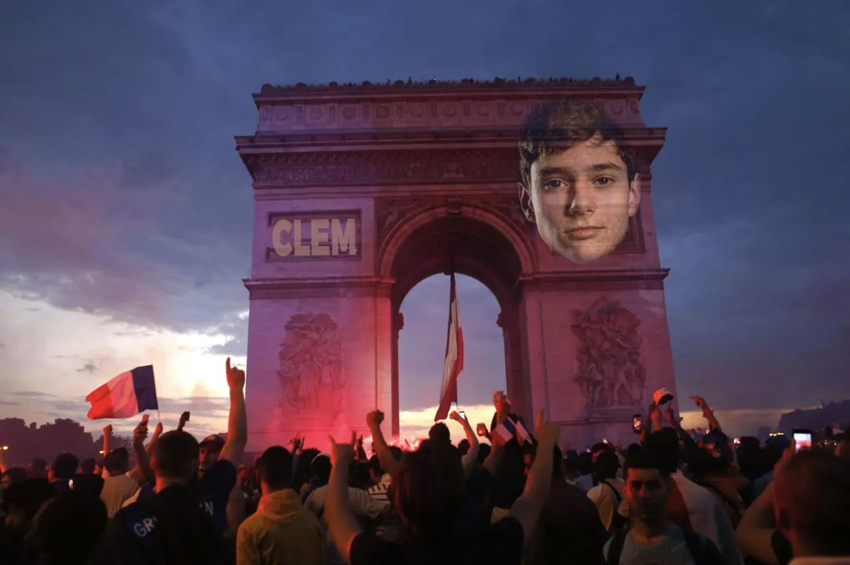 OgamingSC2's tweet photo. LA PROPHÉTIE 
@Clem_sc2 CHAMPION DE LA DREAMHACK 🔵⚪️🔴 https://t.co/VR5WN1XNEJ