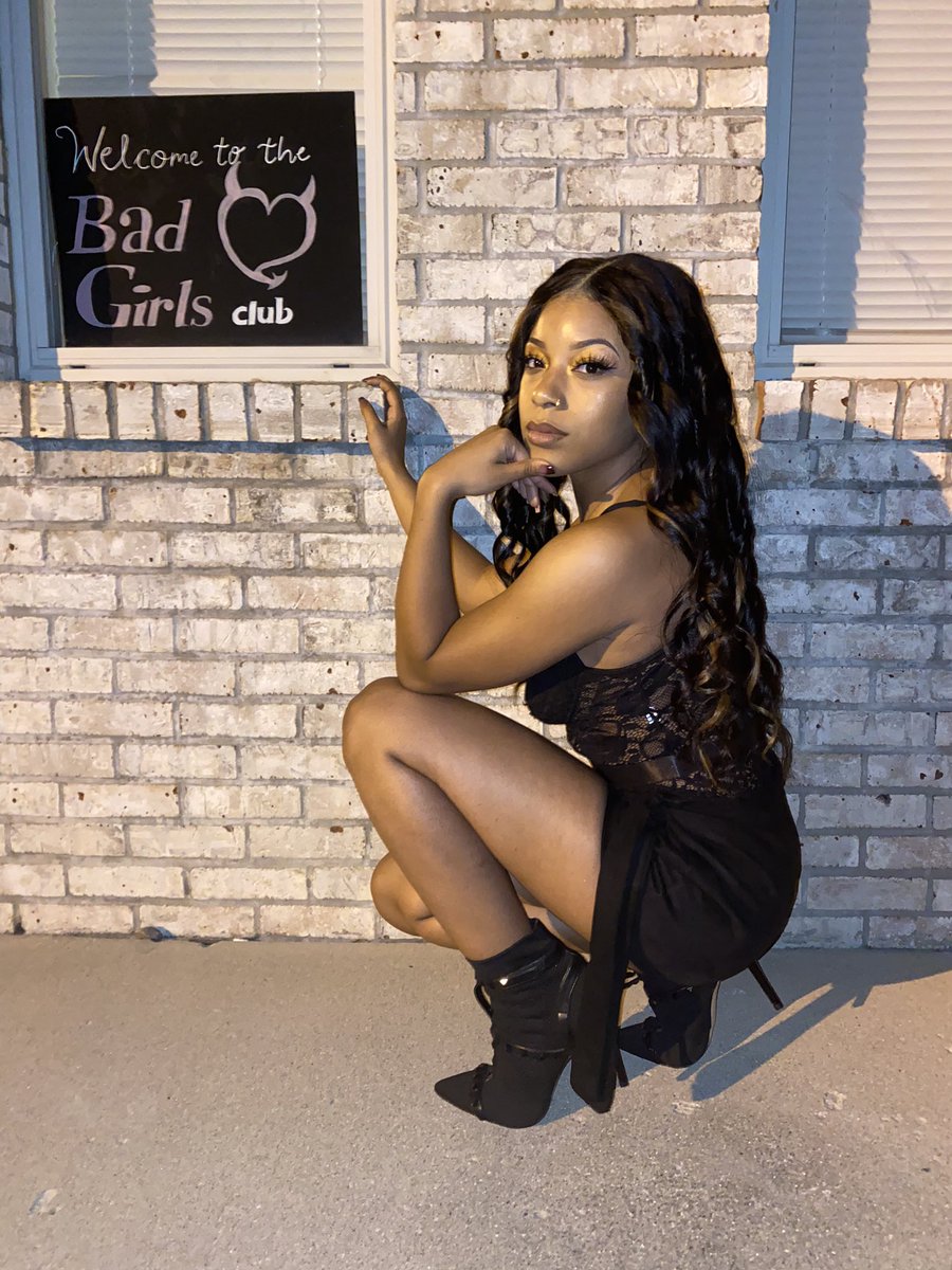 KeyMakika's tweet photo. Strike a pose 😍make em mad 😡 Ion gotta try I’m Naturally Bad ❤️😍💋 https://t.co/0t90hX17Mt