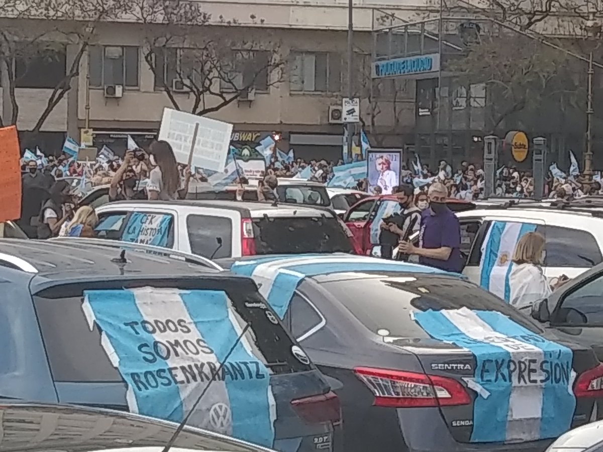 SergioFDoormann's tweet photo. #TodosSomosRosenkrantz.
Casal - Bruglia - Bertuzzi - Castelli:
El pueblo los apoya.

No aflojen.
#8N #8NTodosALasCalles https://t.co/47apshMAra