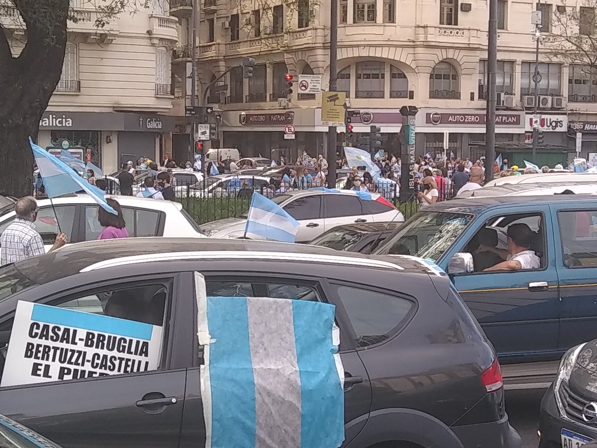 #TodosSomosRosenkrantz.
Casal - Bruglia - Bertuzzi - Castelli:
El pueblo los apoya.

No aflojen.
#8N #8NTodosALasCalles