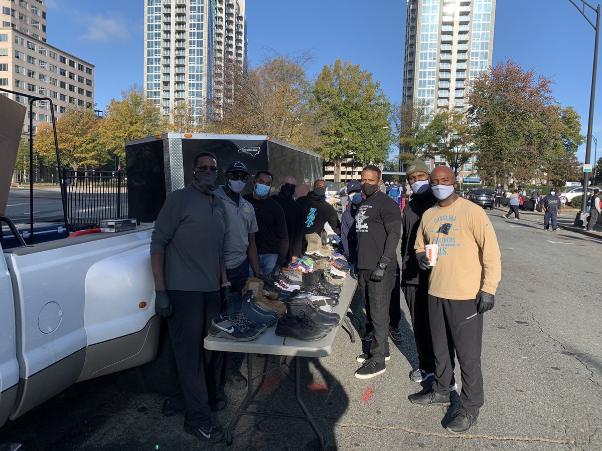 NeptuneFireCLT's tweet photo. Were not done! Another week giving back to the community. Thank you again @blockloveclt #Progressivefirefighters #WeCare #FOPFF #ProgressiveCharlotte #BlockLoveCLT @RegE_TJohnson @CLTgov https://t.co/BVZVGd83rE