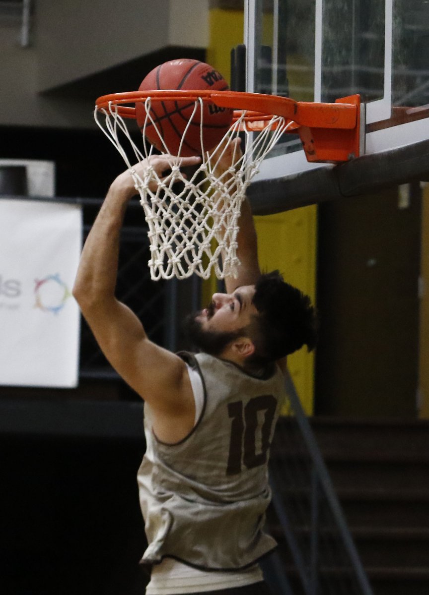 SchuckSports's tweet photo. Here are some images from @QUHawksMBB workout Sunday at Pepsi Arena. https://t.co/mes7R3R8e0