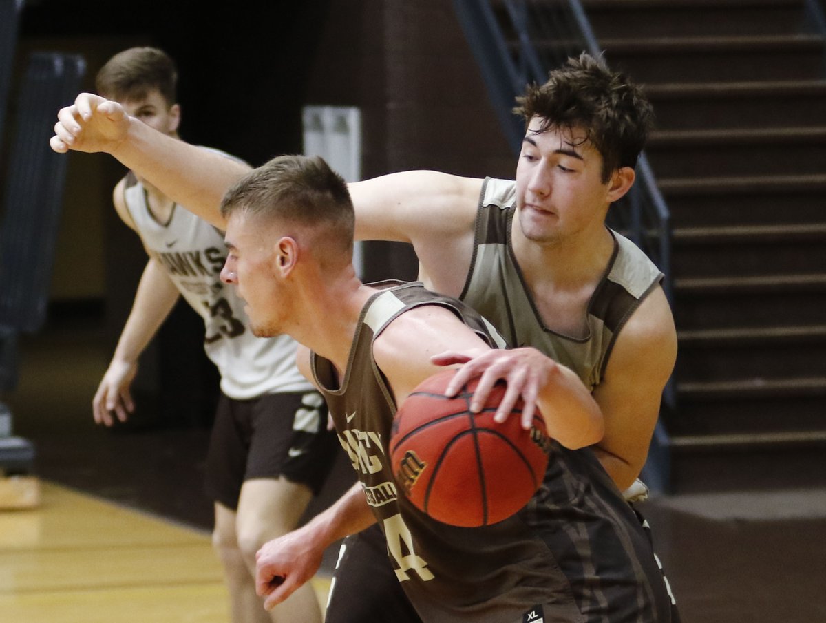SchuckSports's tweet photo. @QUHawksMBB And here are some more images https://t.co/unxqlqryGH