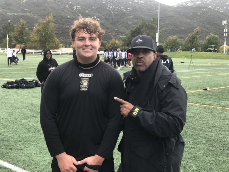 Showcase_Keith's tweet photo. 6’3 285 @MasonGraham_55 wins MOST OUTSTANDING award @ShowcaseBall. https://t.co/5iSk38knoK