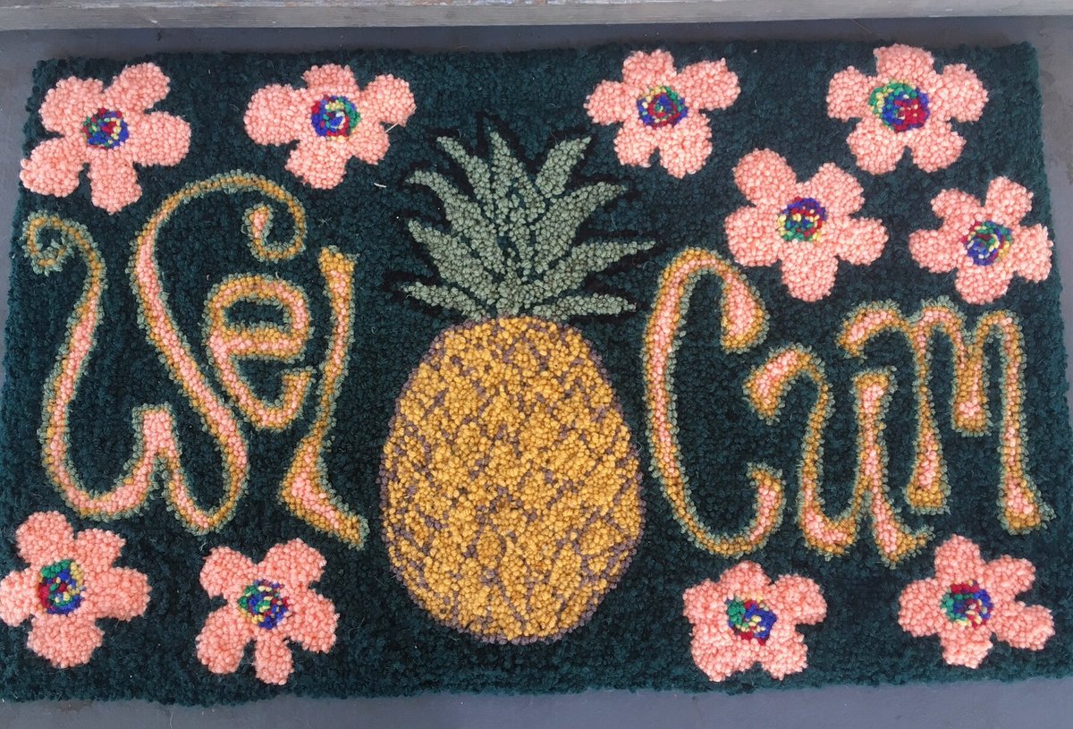 BethyBSQU's tweet photo. I have a few slots open for rug commissions, if anyone wants to get their beloved a totally sick fiber art for the winter giftgiving holiday of their choice. DMs open https://t.co/Qb2WDzkL5l