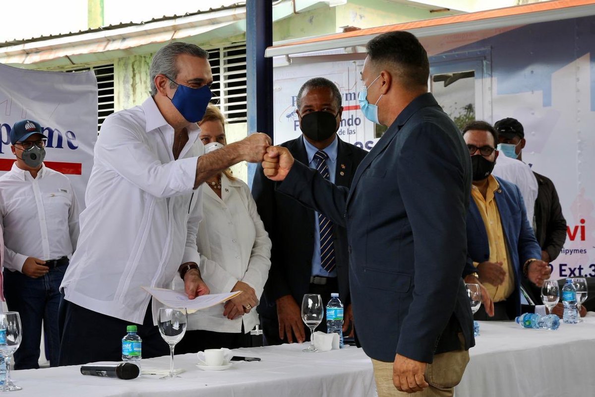 luisabinader's tweet photo. República Dominicana debe ser una sociedad de Mipymes. Este Gobierno va a apoyar el crédito para las Mipymes como política fundamental para la creación de empleos y para que puedan surgir miles de pequeños micro empresarios que fortalezcan nuestro país. https://t.co/kOdHhOQANn