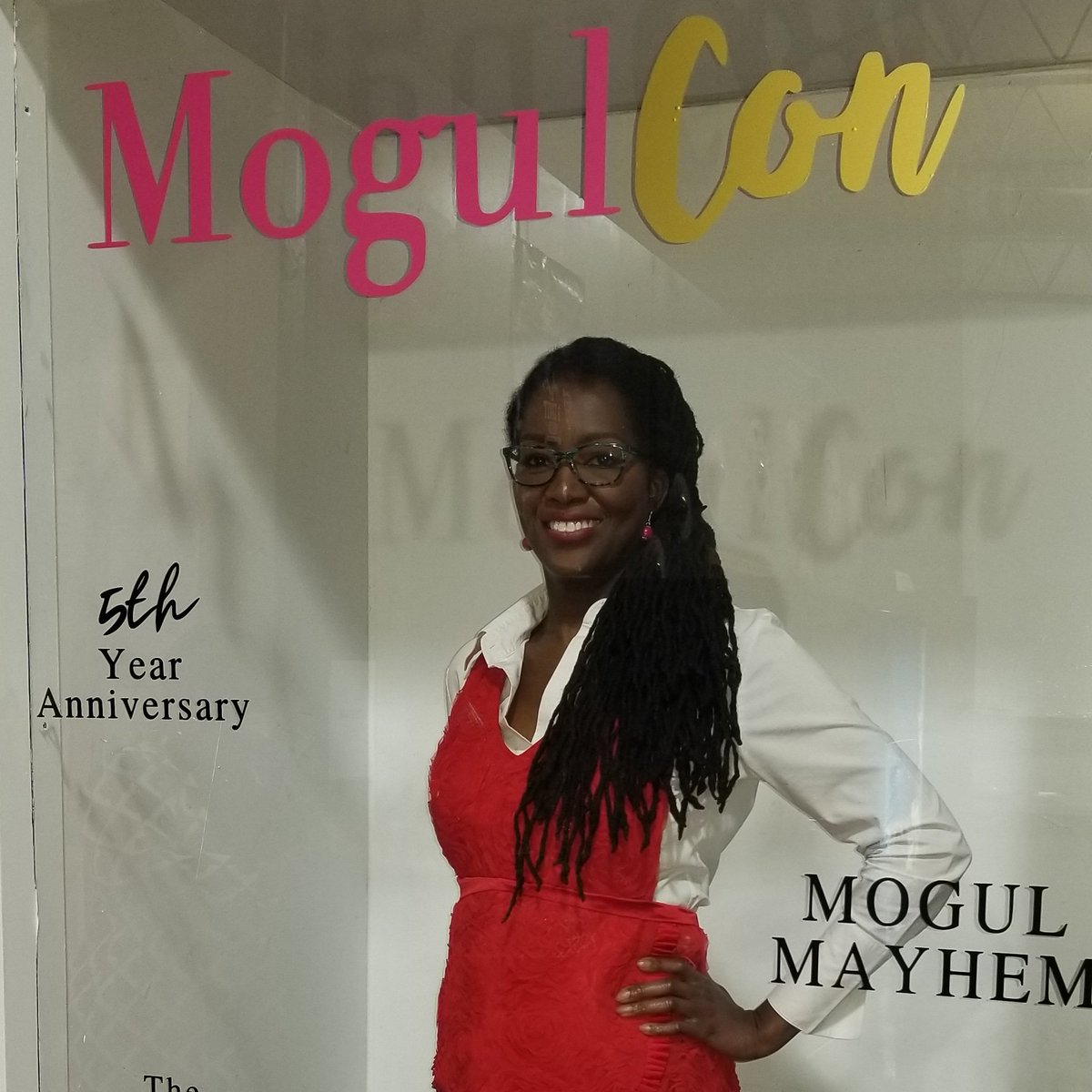 irresistiblepc's tweet photo. #Mogulcon2020 has been a success. It was a great experience being on the Main Stage talking about my "why" for starting my business. I am so happy to be apart of this fanominal experience. #auntola #minipoundcakes #blackgirlmagic https://t.co/vd47rUyiyQ https://t.co/DZxQI3RF9R