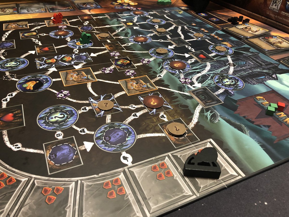 GenisT07's tweet photo. Clank! Aventurándonos en la cueva con la araña de guardiana, cómo mola la expansión Gold and silk!!@DevirIberia es un must en toda regla 😂😂 https://t.co/f6lkAX5ymF