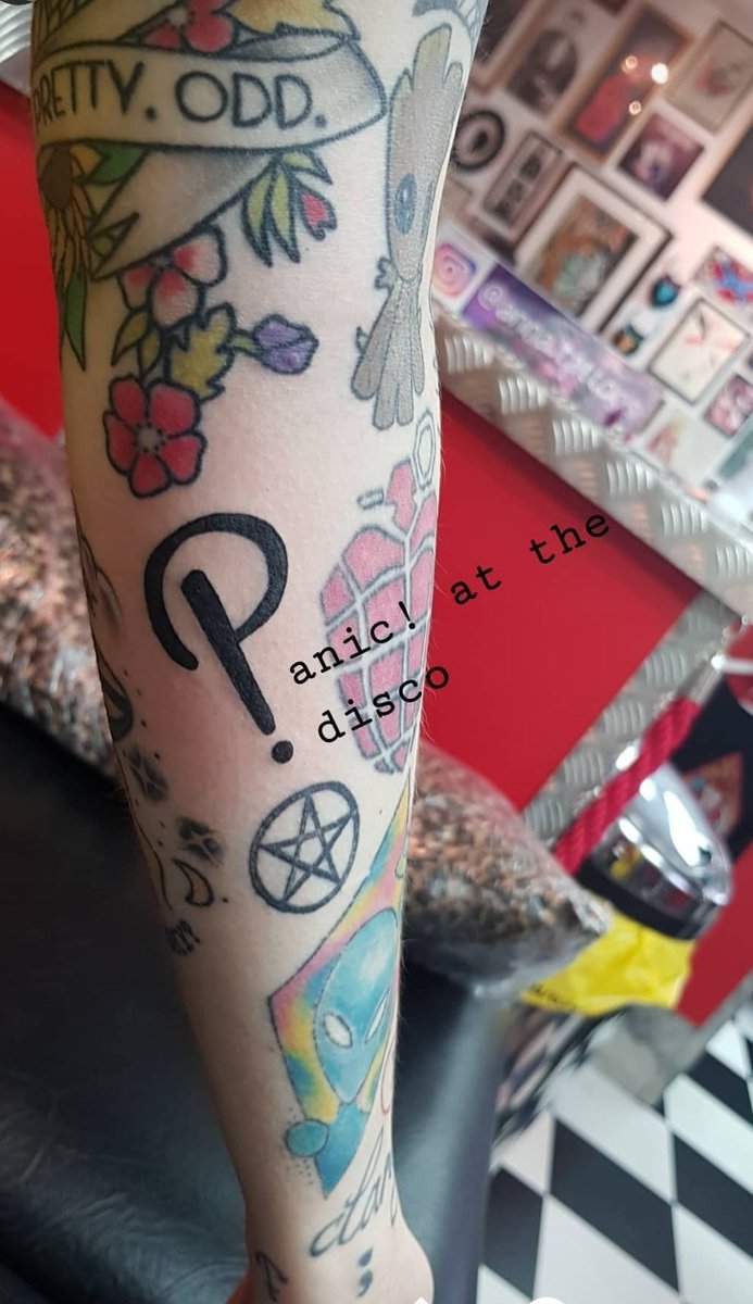 charlotte🪩 tweet media