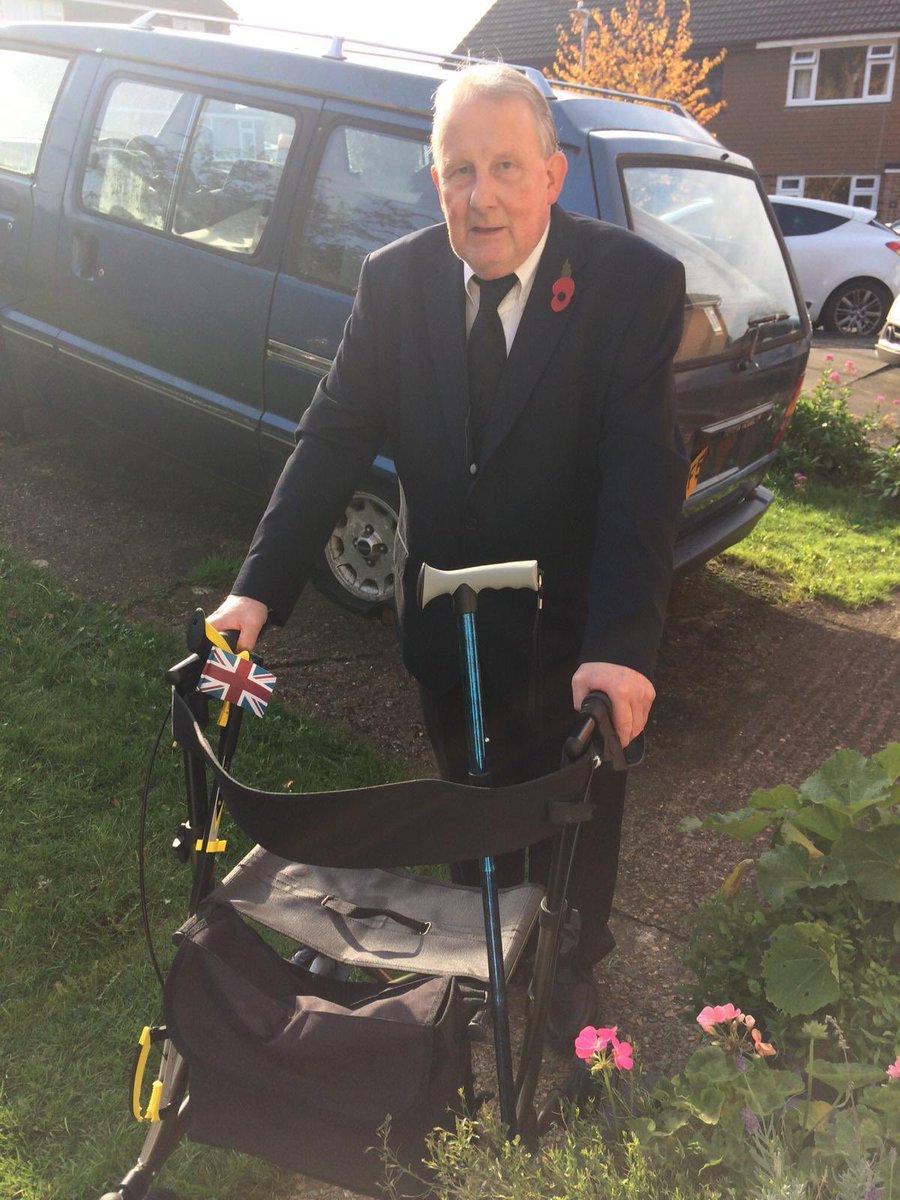 ParissFisher's tweet photo. This is my Grandad. He’s currently battling his own health issues, however still managed to make his way to the end of the drive to pay his respects this morning. Just wanted to share this ❤️🇬🇧 #RemembranceSunday #RemembranceDay #PoppyDay https://t.co/Hik8crcCLm