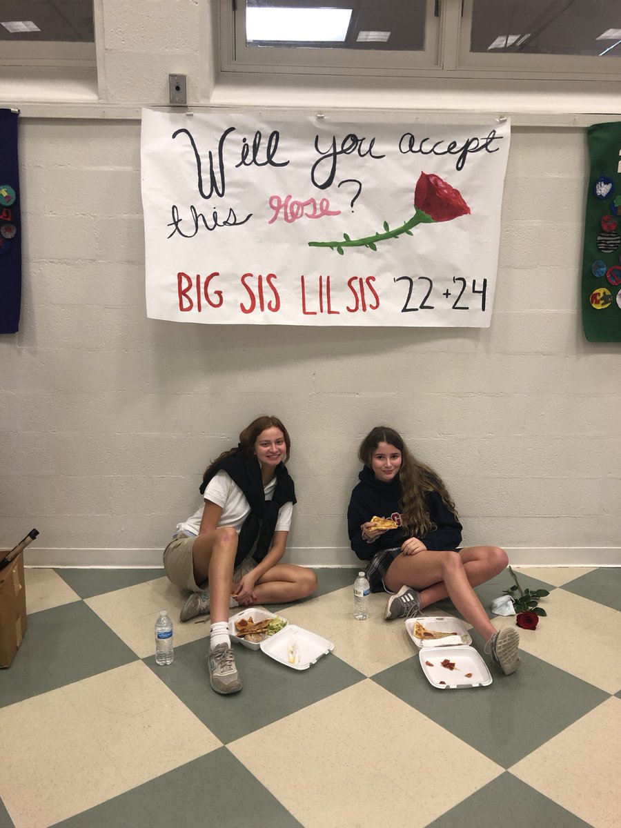 mcgeheeschool's tweet photo. After days and days of providing the freshmen with special clues and special treats, the junior class enjoyed 'the big reveal' on Friday with their little sister class, the 9th grade. This year's theme was 'The Bachelor' and big sisters revealed thems...
#sisterhood
#leadingwomen https://t.co/07uvK9EUN5