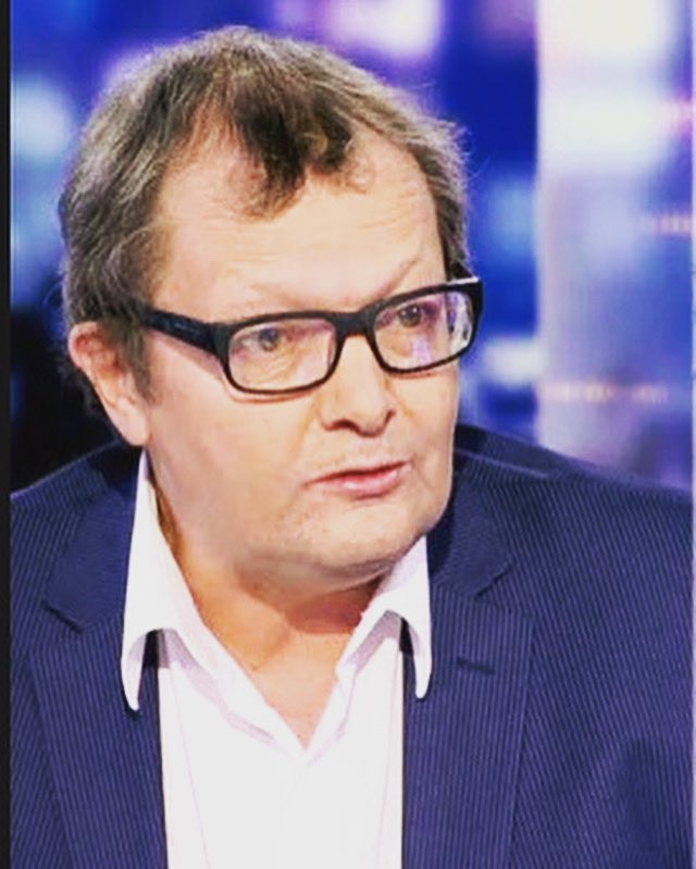 Il est temps de dire aux ceux qui nous marquent, qu’ils nous apprennent à devenir meilleur. Marc Metdepenningen était le plus brillant journaliste judiciaire, mais je ne te l’ai jamais dit ! 
Au revoir la haut ! 
Dans chaque papier, je me demanderai ce que tu en aurais pensé !