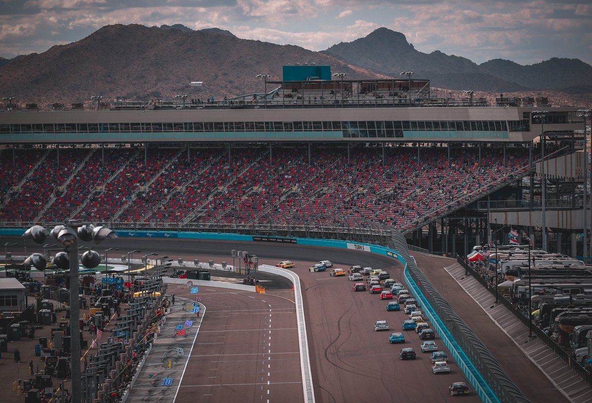 LeavineFamilyRacing tweet media