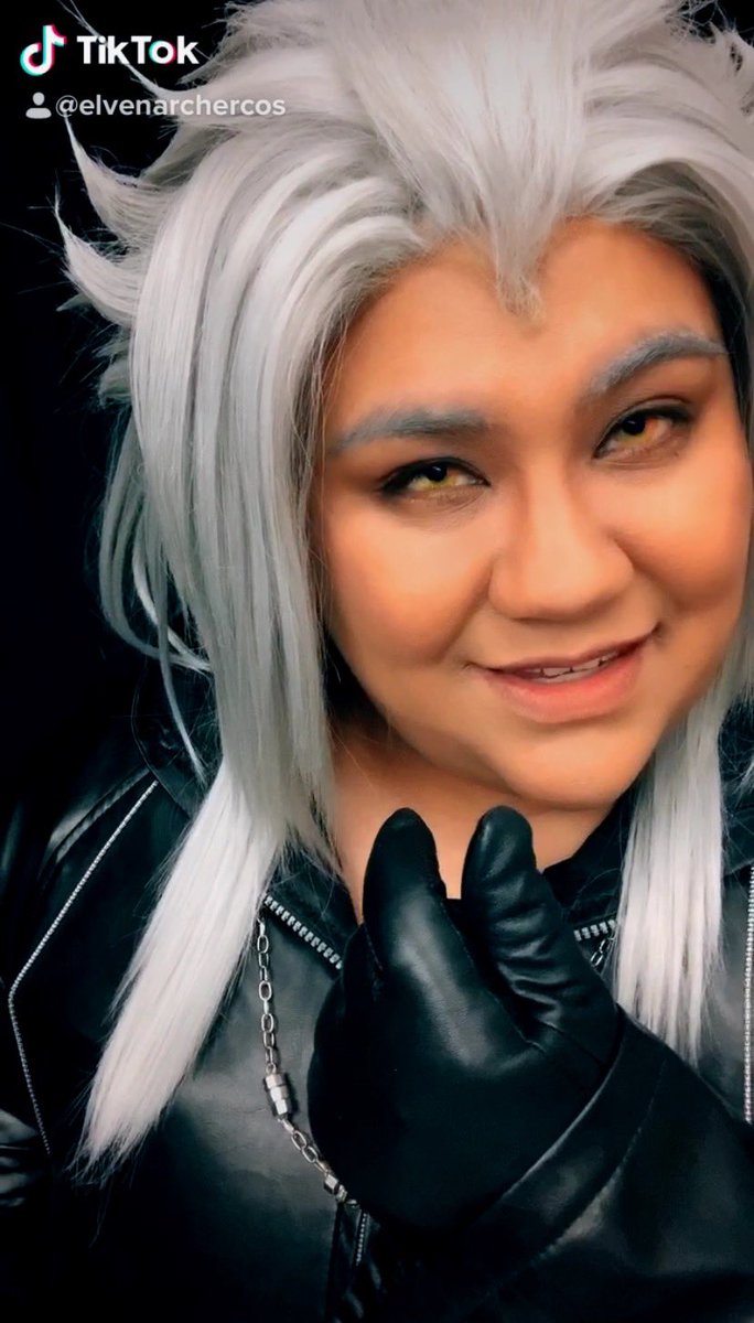 ElvenArcherCos's tweet photo. More TikTok screenshots I liked 🖤
Xemnas/Photo/Editing: me @ElvenArcherCos
Coat: CosplayHolic
Wig: @ArdaWigs Morpheus (Light Grey) @gravitiger ventilated & I styled
#cosplay #xemnas #kh #kingdomhearts #plussizecosplay #queercosplay #poccosplayer https://t.co/cqu19vICS5