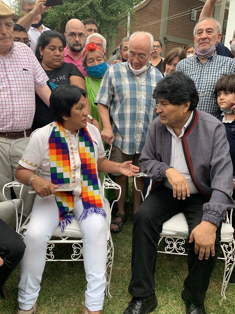 peponila's tweet photo. Hoy picanteada en lo de la pobre presa Milagro Sala. Tremenda juntada con picante. Y la distancia social? Y la detención? Y la cárcel? Tiene condena firme y privilegios VIP
En contra de eso, también marcho
#8NTodosALasCalles https://t.co/CucppXqZje