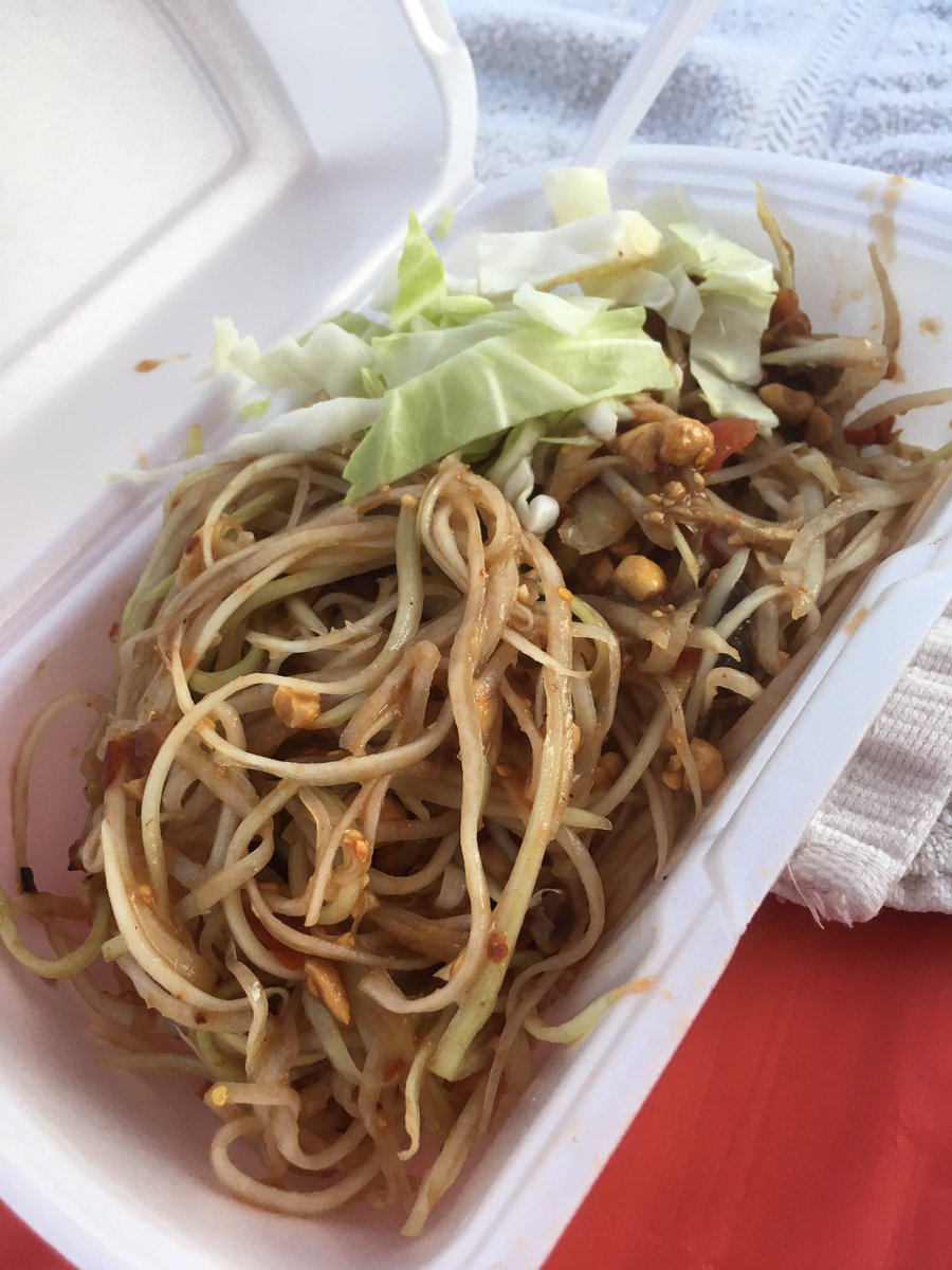 jaded_ice's tweet photo. Every other weekend in Fresno at my momโs food booth! I good! We added batter fried plantain yesterday. AMAZING.
#bcooking #risenightmarket #hmongfood https://t.co/2mFRAMiEPT