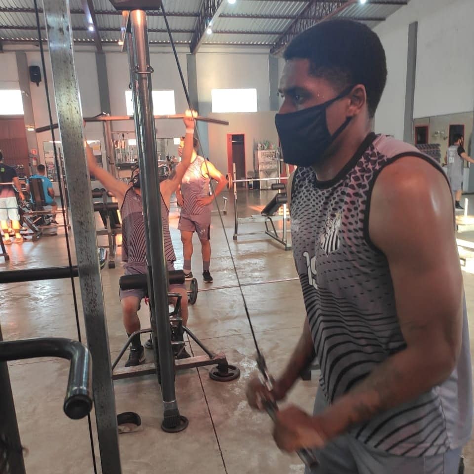 Operario1938's tweet photo. Domingo é dia de TRABALHO! 🏋️🐓🐓
O Operário NÃO PARA!!⚽

#operariofc #galo #operarioTV #SocioGalo #futebol #futebolms #campogrande #MsGas #greenplac #tauruspetroleo #checkin #hvm #performanceacademia #unilife #institutomoving #futebolms #matogrossodosul #maiordoMS https://t.co/GdFsSEYi33