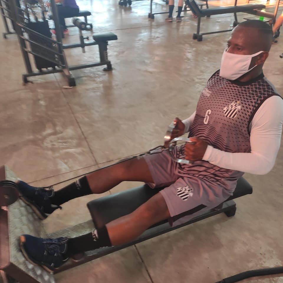 Operario1938's tweet photo. Domingo é dia de TRABALHO! 🏋️🐓🐓
O Operário NÃO PARA!!⚽

#operariofc #galo #operarioTV #SocioGalo #futebol #futebolms #campogrande #MsGas #greenplac #tauruspetroleo #checkin #hvm #performanceacademia #unilife #institutomoving #futebolms #matogrossodosul #maiordoMS https://t.co/GdFsSEYi33