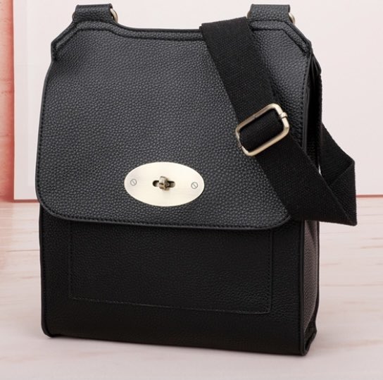 HugsKissesGifts's tweet photo. Fabulous designer inspired Antony bags! Get yours before we sell out! https://t.co/Q3Ch4LCLgl 
@heavenskincare @DeborahHeaven @AWorldofLuxury https://t.co/z2A4Rq9O4q