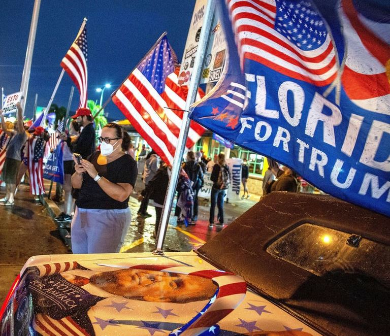 CapFeather tweet media