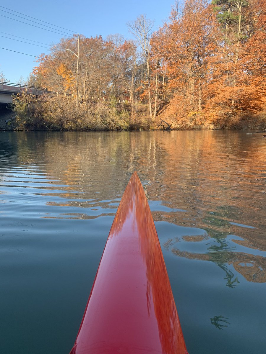 katpowell's tweet photo. Taking advantage of the amazing fall weather!!  Rowing on the Henley @StCRowingClub and on the Welland Rec Waterway. It doesn’t get much better than this!! #fallrowing #mastersrowing #boatbowpics https://t.co/QuKjL1yPdA