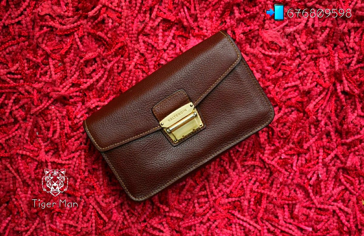Tiger_Men237's tweet photo. #Frip 
Trousse en Cuir Marron de marque Kaltendin

Cuir Lourd Cirable
Code de verrouillage à 2 chiffres
Intérieur cuir et toile

12.000 https://t.co/6qKkfT76Xu