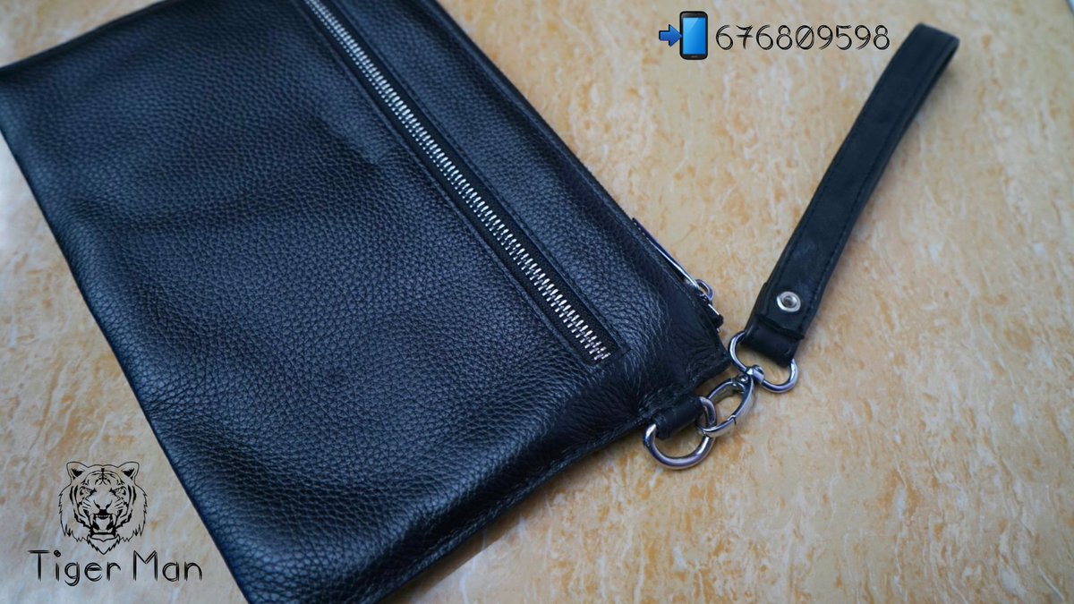 Tiger_Men237's tweet photo. #Frip
Serviette Noire de marque  Spider King

Cuir Léger 
Cirable
Intérieur  Toile

6000 https://t.co/XLVw6Q9Jzm