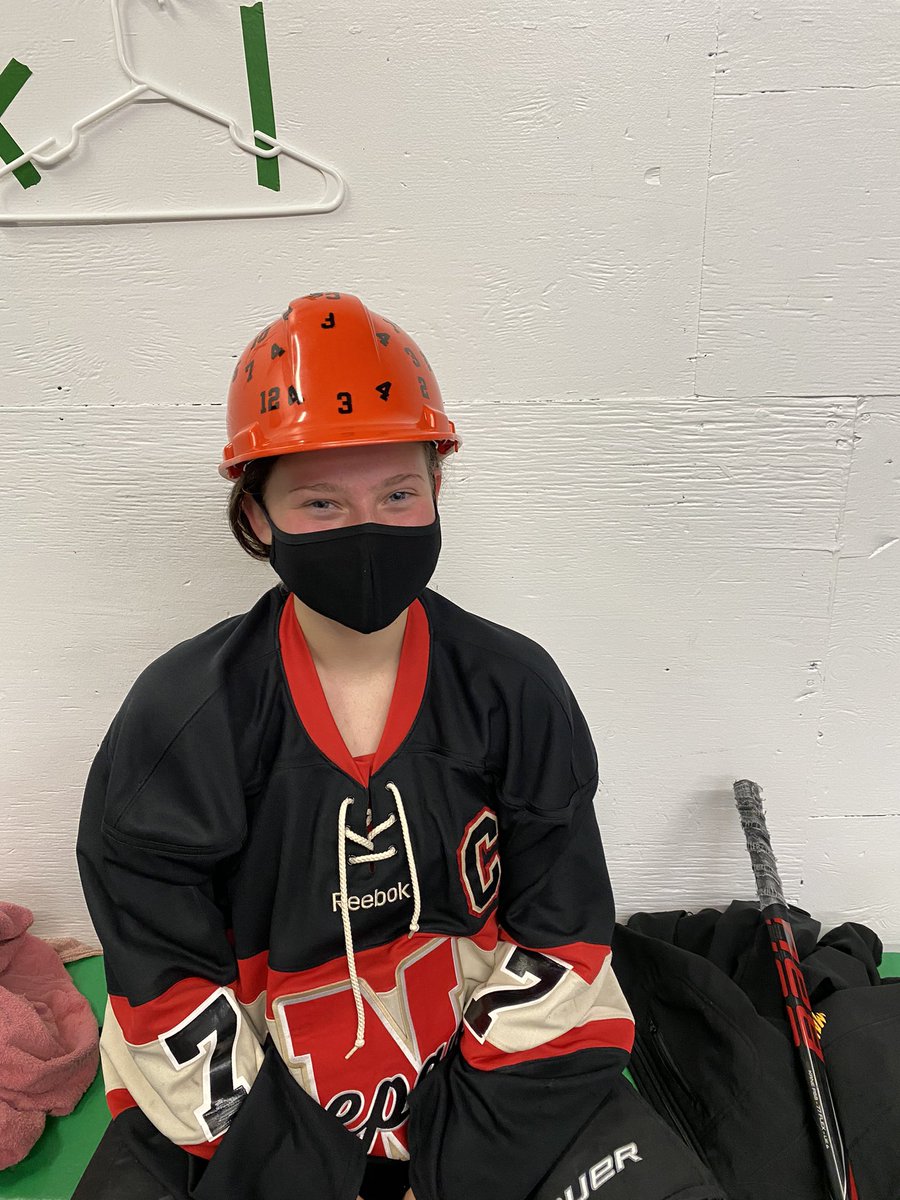 NNativeGirls's tweet photo. Closed out the first game of our season with a 1-1 tie against Rock Lake. Captain Remy with the lone goal and POG. ⭐️ https://t.co/QEIEX16JIT