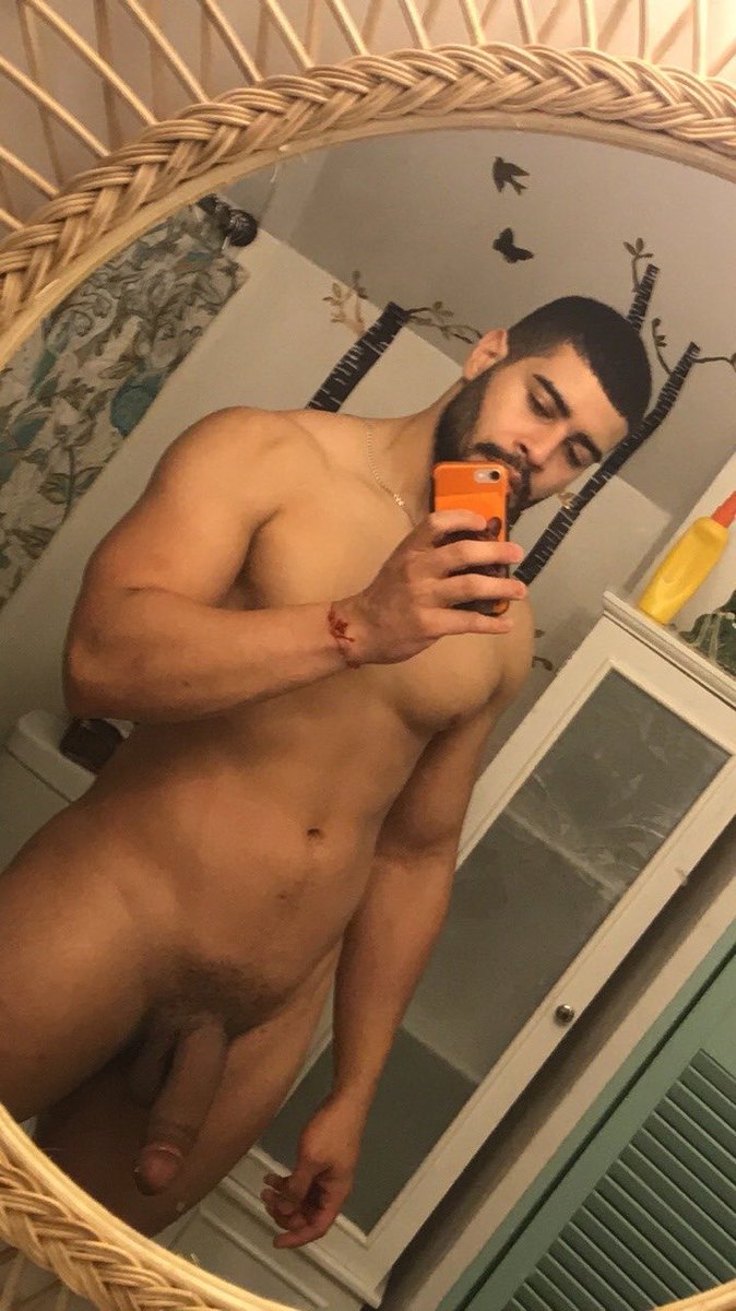 MaskdChocolate's tweet photo. Anyone lick em thick? https://t.co/ikhTVZySCw