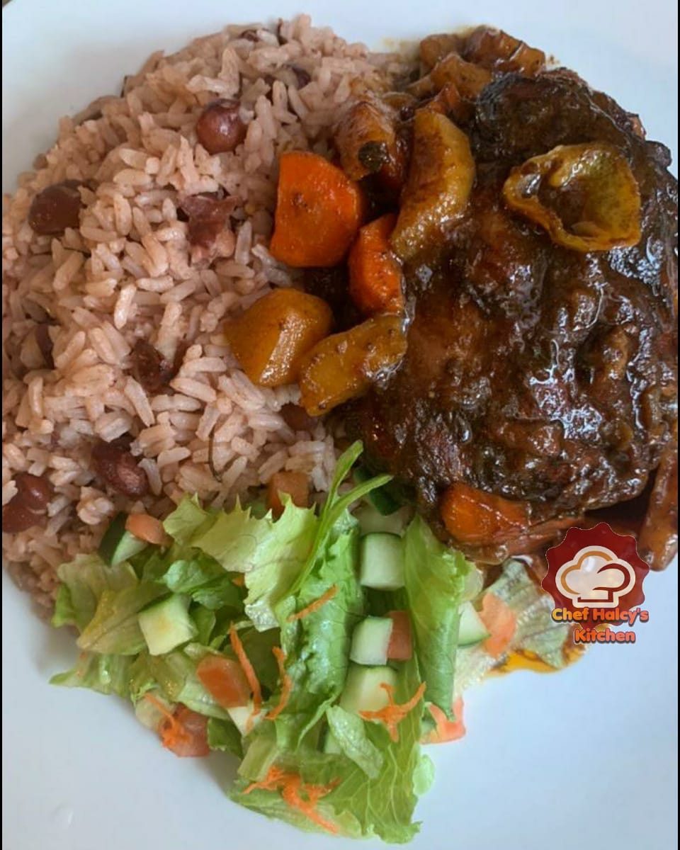 ChefHalcys's tweet image. Dinner is served..Rice and Peas, Brown Stew Chicken Jamaican Style and Tossed Salad @ChefHalcys  Follow me on Instagram @chefhalcy for more food pictures, videos and Easy Recipes. Happy Cooking!