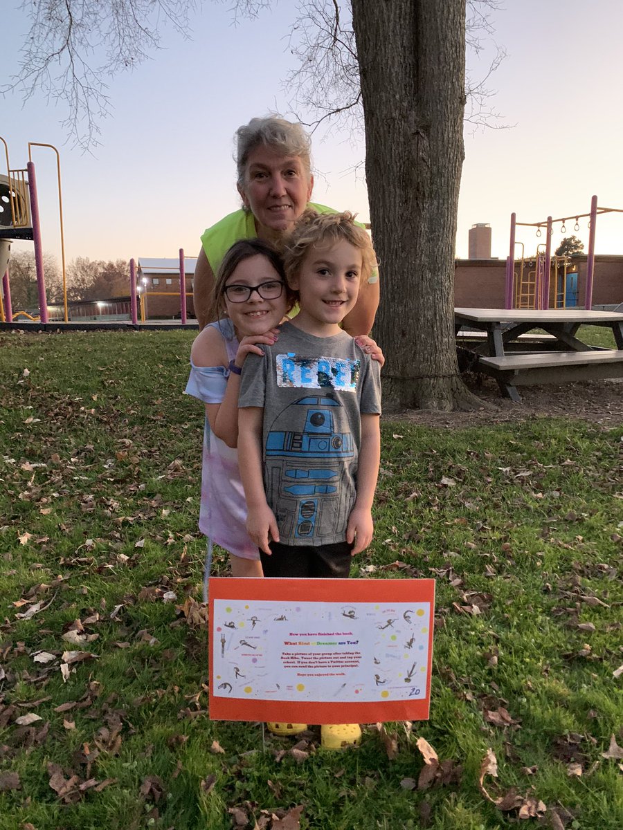 rdeniston's tweet photo. Thanks @Edgewood_ES  for the book hike this evening!! We had fun showing our Mimi! https://t.co/254XiOhGXm