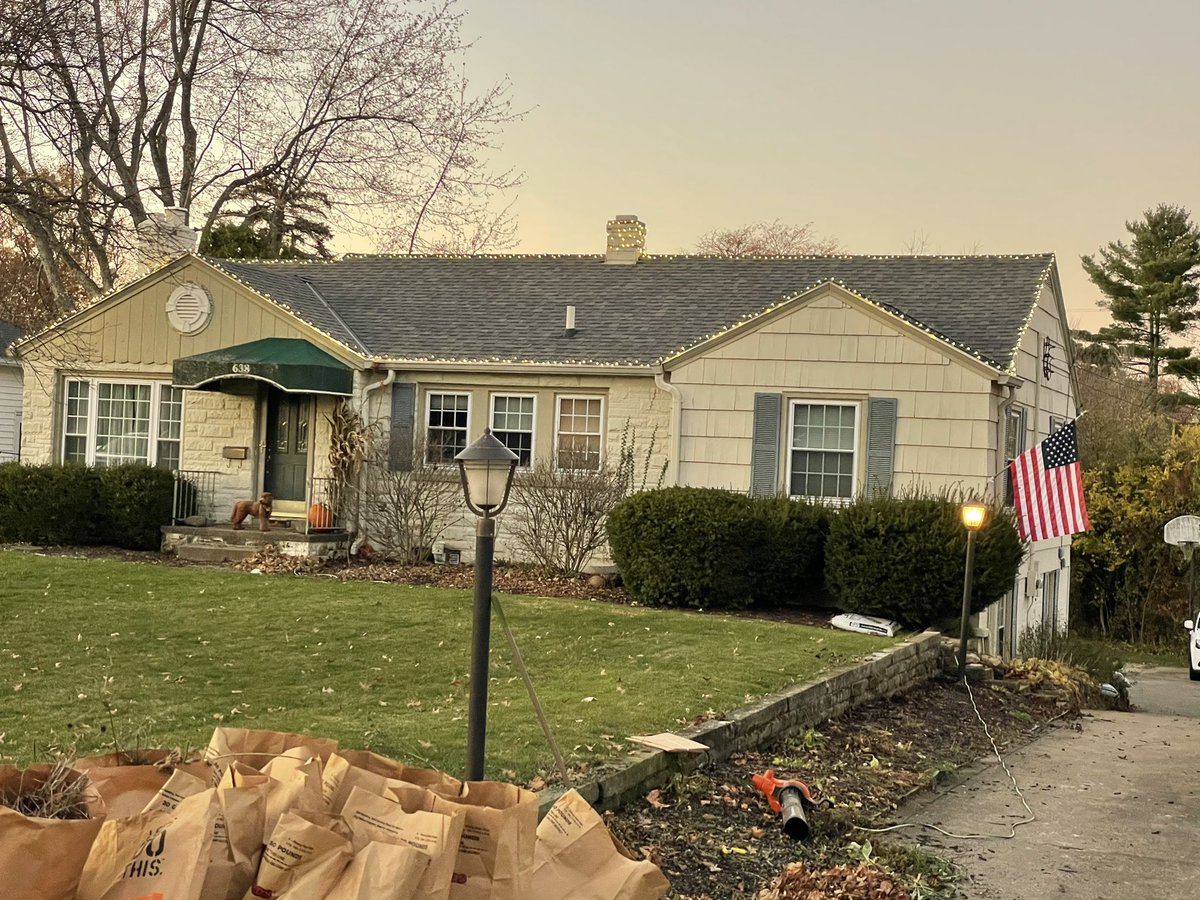 coach_king_ohs's tweet photo. As a football coach, a weekend of really nice weather after the season is few and far between. Almost as a rule the first off season weekend, winter sets in. Got to play some golf, soccer with my boys, and got the lights on the house! #thankyoulord #coachlife #firstontheblock https://t.co/fEqPQm8EGr