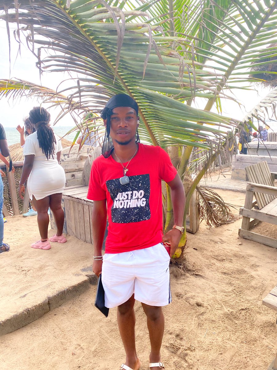 billisdifferent's tweet photo. If she loves you she will buy you gifts..
.
#EriBillionaire #LysnBubble_TEN #JumiaBlackFridays #Morningstar #mondaythoughts #shattaisalegend #MondayMotivation #KUMERICA #KumericaInvasionProject #KumericaInvasion https://t.co/CQDJXij14b
