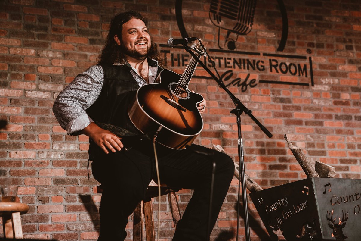 287Ent's tweet photo. Happy birthday, @dilloncmusic! We hope you have a terrific day celebrating with Shayla and Mr. Parker and that the year ahead is the best one yet. We are so proud of everything you have accomplished and so excited about the many amazing things that lie ahead for you! https://t.co/kRi7ELH8PE
