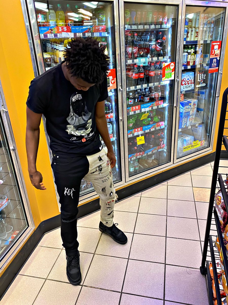 humbled1n's tweet photo. Almost went broke paying 💰 them boys no 🤧attention ⚠️ https://t.co/Kdj84ORXuy