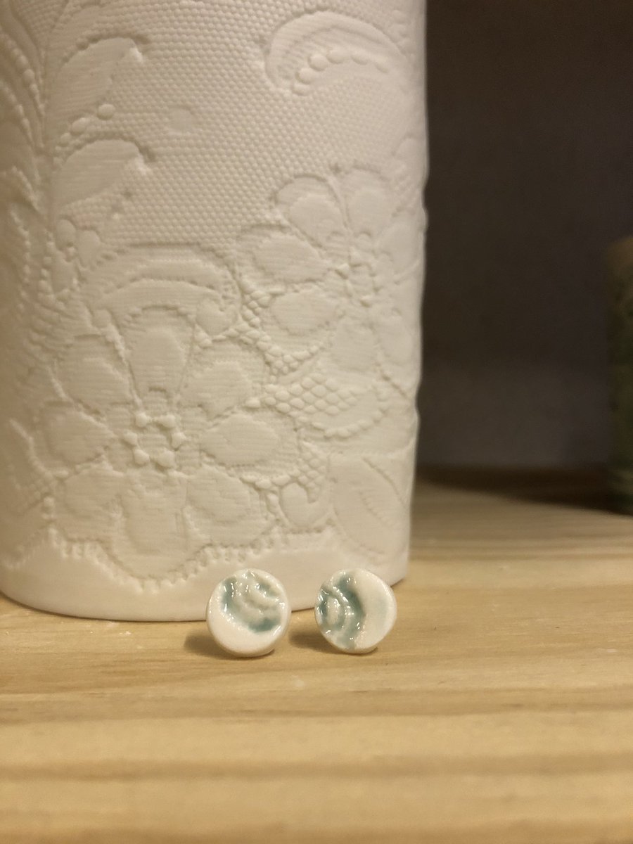 stitchedceramic's tweet photo. I have some work for sale on my Facebook page if you fancy doing a bit of shopping, half’s sold already so you might need to hurry ! 😝 you can find me at @Cath Ball Stitched Ceramics https://t.co/59SIUSbOKZ