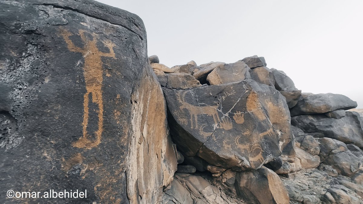OldArabia's tweet photo. Old rock carvings in Khaybar, Madinah region, #SaudiArabia 
Photo by @OmarAlbehidel https://t.co/fLeSLck3mf