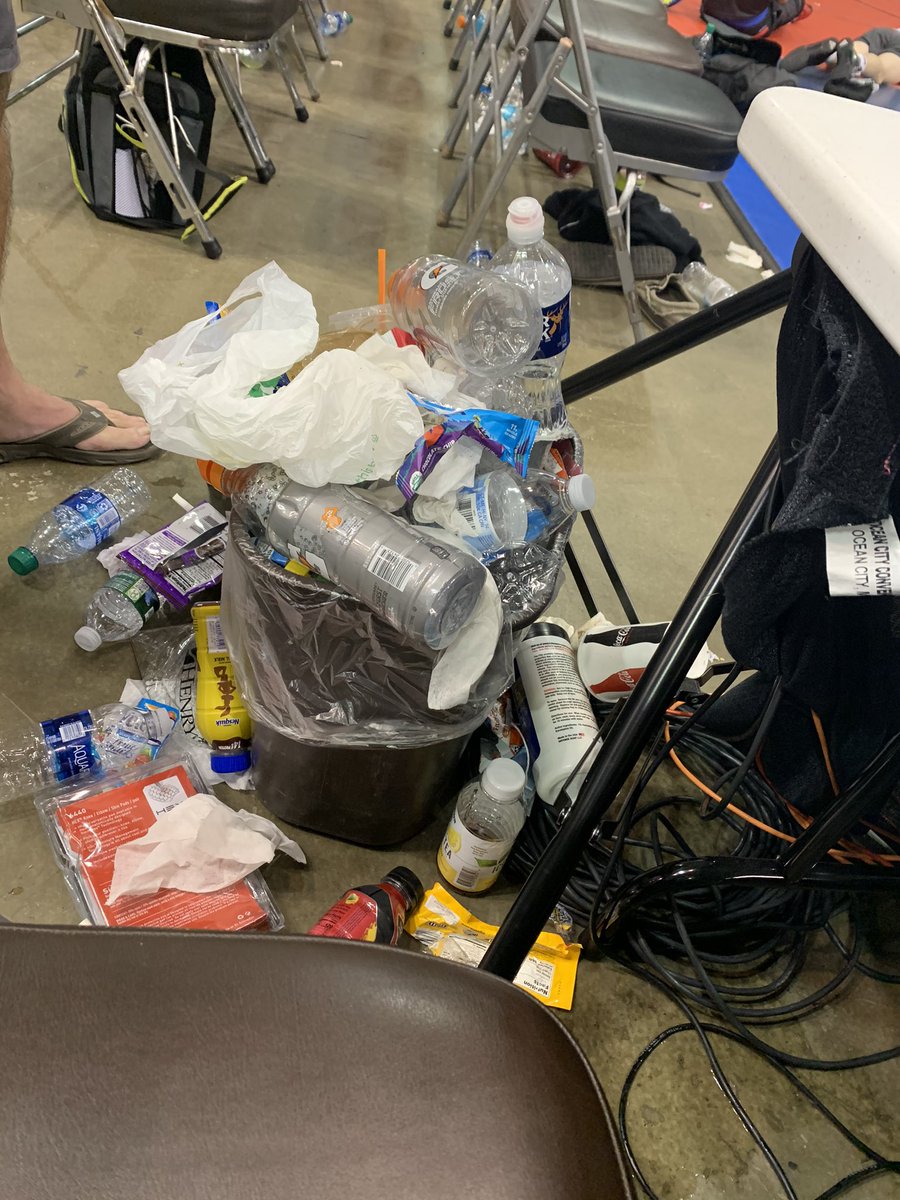 AnneCherryGbg's tweet photo. Come on #NHSCADuals. Pick up your garbage. https://t.co/mQVrh8DvmF