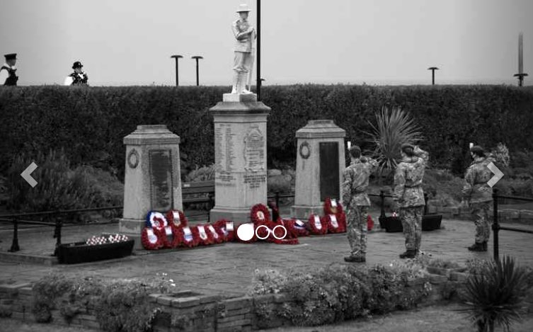 LouiseMA12's tweet photo. I love this picture of me, my daughter and her best friend that was taken today. #RemembranceSunday #RemembranceDay2020 #LestWeForget #ACFgratitude @CandGACF @oc_acf @WelshGuards @TheRoyalWelsh @ACFColCadets https://t.co/wqaEE5M4Cy
