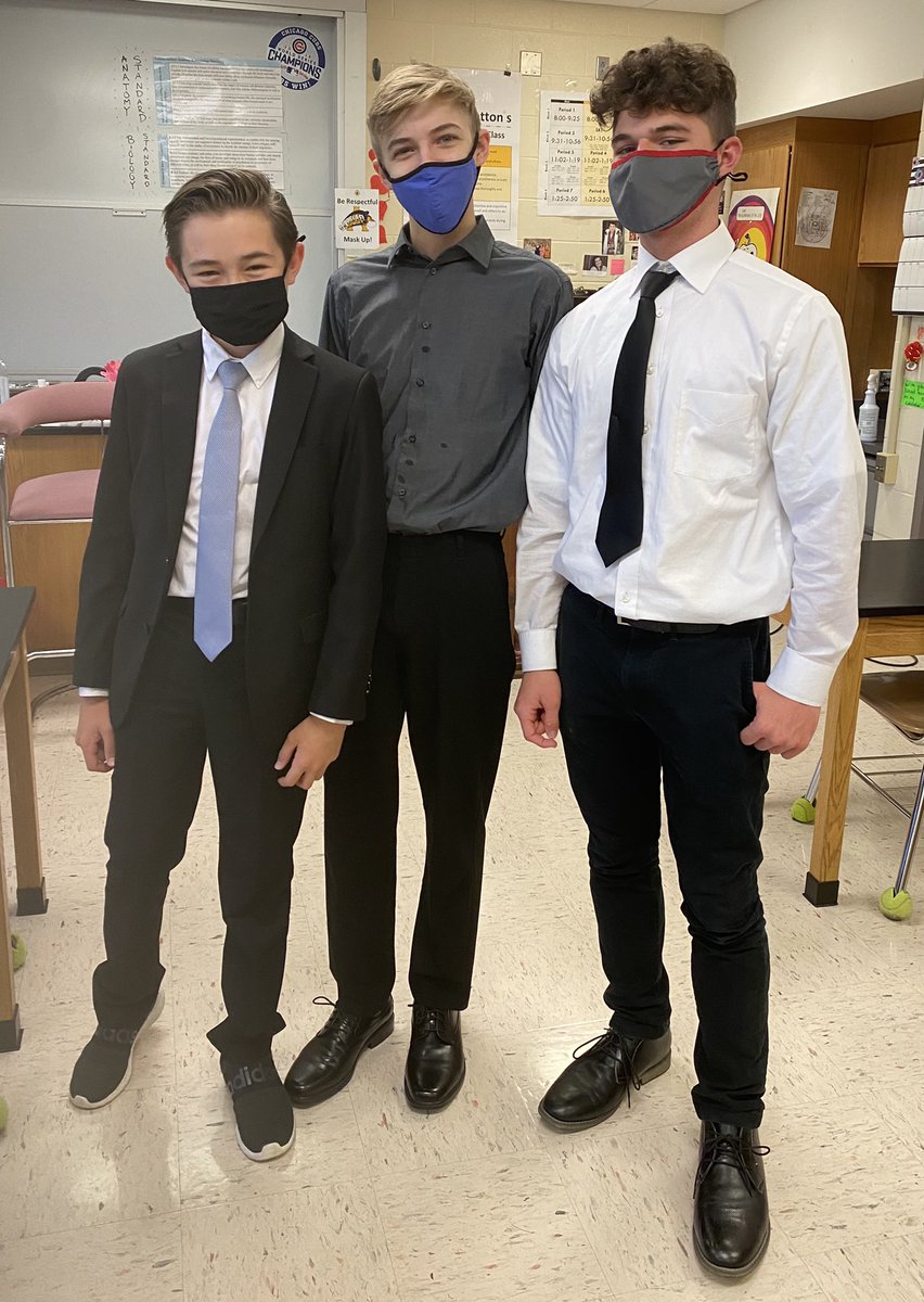 ahsspeechteam's tweet image. The speech team also competed virtually this weekend at the Fishers Speech and Debate tournament!
Novice winners are listed below! 
Broadcasting: Ian L. 3rd, Connor B. 4th, Grant S. 6th 
Discussion: Younique J. 3rd , Elise R. 4th, Emily K. 5th, Vanessa N. 6th