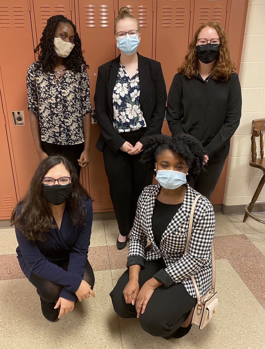 ahsspeechteam's tweet image. The speech team also competed virtually this weekend at the Fishers Speech and Debate tournament!
Novice winners are listed below! 
Broadcasting: Ian L. 3rd, Connor B. 4th, Grant S. 6th 
Discussion: Younique J. 3rd , Elise R. 4th, Emily K. 5th, Vanessa N. 6th