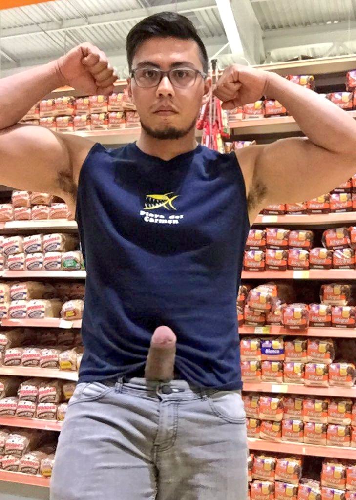 YourAndyLuis's tweet photo. Mataas ang presyo ng mga bilihin, sa Chupa nalang ang hindi. Sarap ni Daddy. #AlterIloilo #AlterCebu #AlterBulacan https://t.co/21Z2bd2N19