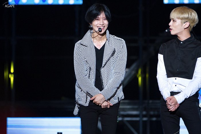 urlocalmamo's tweet photo. Sonriendo como trolo, ya llegó mi turno de asistir al #CIGNATURE_DB porque odio faltar a eventos y más si se trata del debut de estas chicas. Desde ya me considero su fan y no puedo negarlo, me han hipnotizado con su talento y visuales. #WEMAKEITPOP! 🍥 https://t.co/Wxvhfs8Rqj