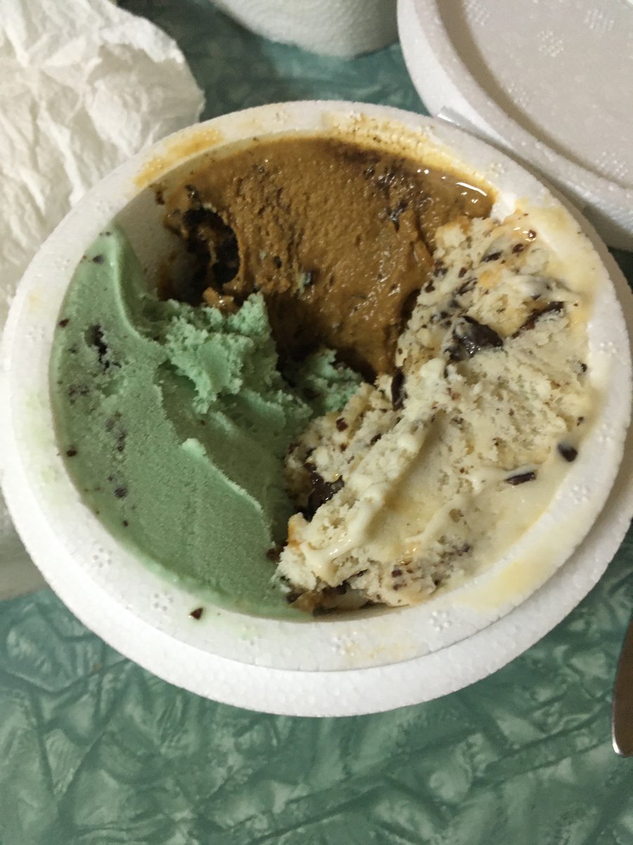 yamiherre's tweet photo. Freddo como que me estás cagando con el helado no ? 400 pesos por esta miseria, muy bien ustedes eh ! La puta madre😒 @HeladosFreddo https://t.co/s9uSPfVVXb