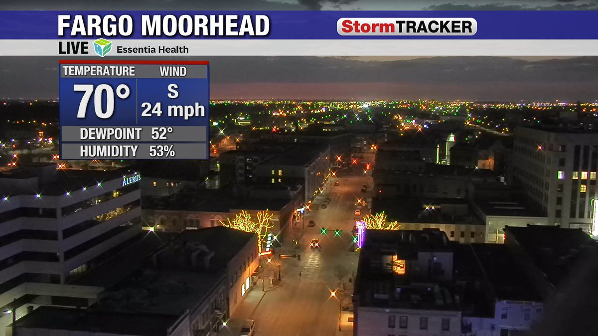 jritka's tweet photo. Not going to lie: slightly odd to see 70° at 5:30pm on November 8th with lights sparkling downtown already... who's ready for the 30s tomorrow? #mnwx #ndwx #Fargo #70s #coldreturns https://t.co/4XToC7i16W