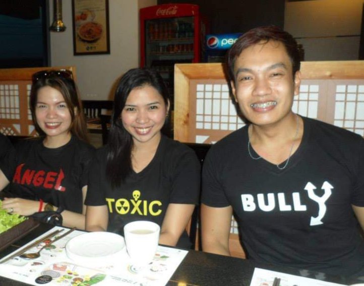renceemartinez's tweet photo. #HowToxicAmI Pinagawan ako ng friends ko ng shirt as a testament haha #TheMorningRush @RX931 https://t.co/PeLCMgecz0
