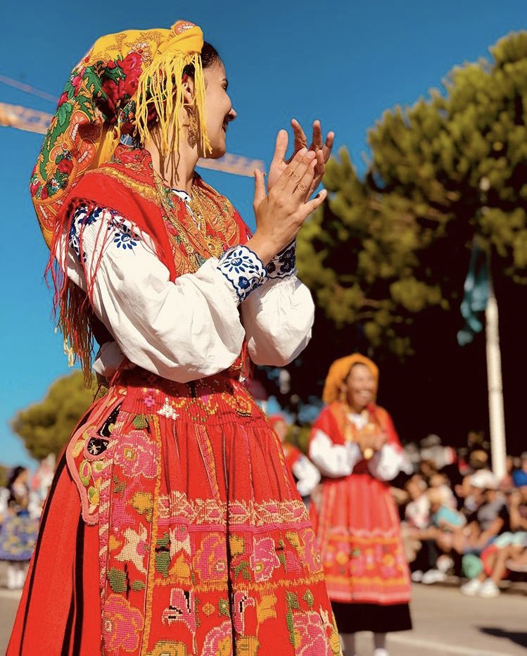 R4STEIRO's tweet photo. Notre culture 🇵🇹 https://t.co/ZFUB2IhRD2