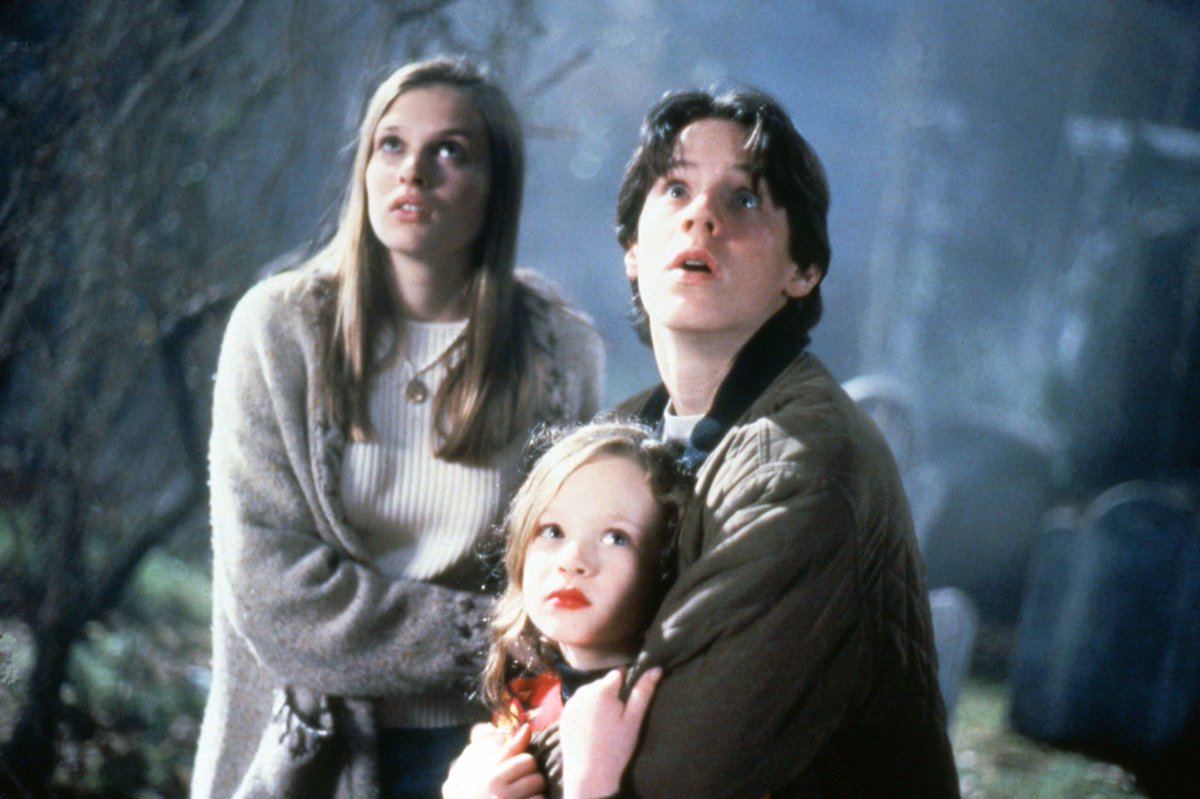 I017597's tweet photo. @galaxyconlive #galaxycon #qanda #memories #HocusPocus @1107miss @VinessaShaw #halloweenmovie https://t.co/8vGqMkQVsv